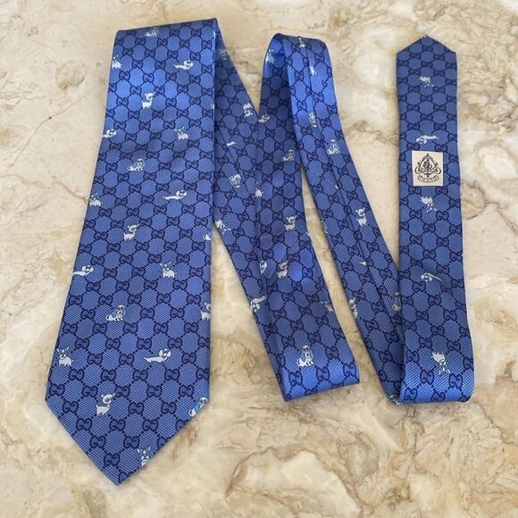 GUCCI Interlocking GG Dog Pattern Blue/Navy 100% Silk Tie - Picture 3 of 14